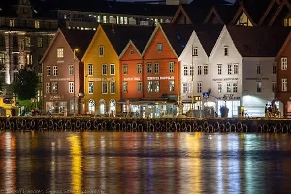 Ferienwohnung Prime Location Amazing King Bed Colorful Oasis Bergen